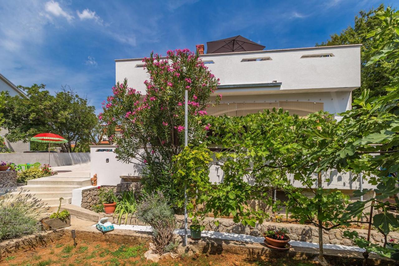 Apartman Hana Apartamento Omišalj Exterior foto