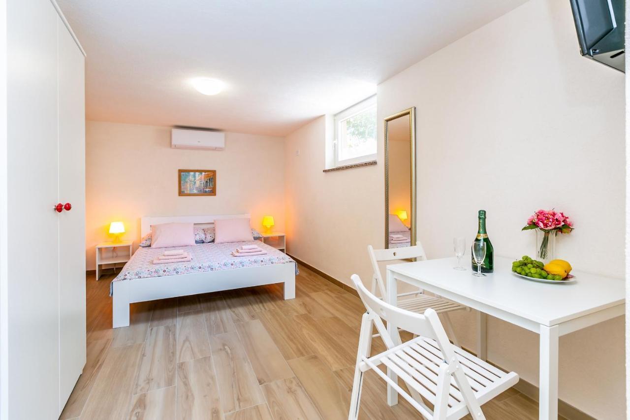 Apartman Hana Apartamento Omišalj Exterior foto