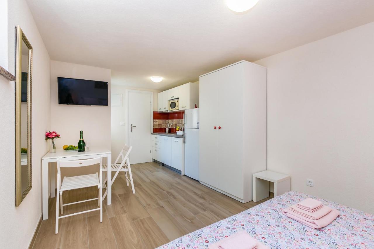 Apartman Hana Apartamento Omišalj Exterior foto