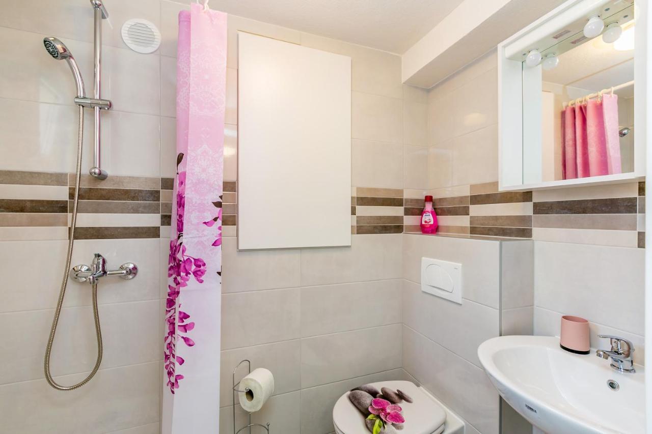 Apartman Hana Apartamento Omišalj Exterior foto
